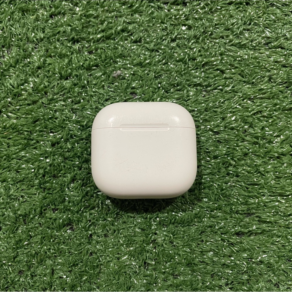 Apple White Wireless Earbuds Case